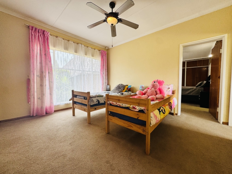 4 Bedroom Property for Sale in La Hoff North West